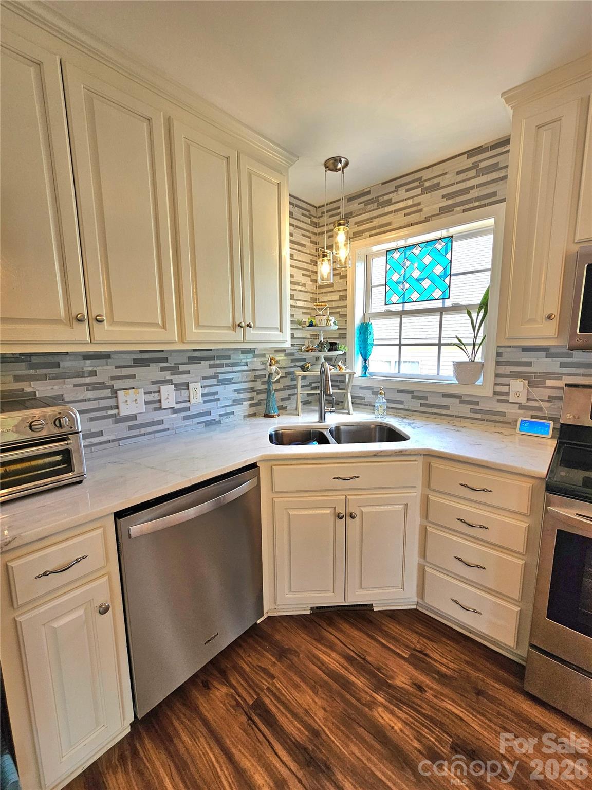3526 Pinehaven Drive — New London