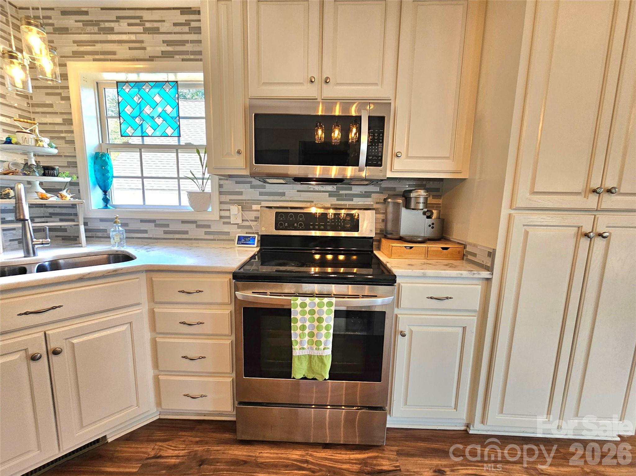 3526 Pinehaven Drive — New London