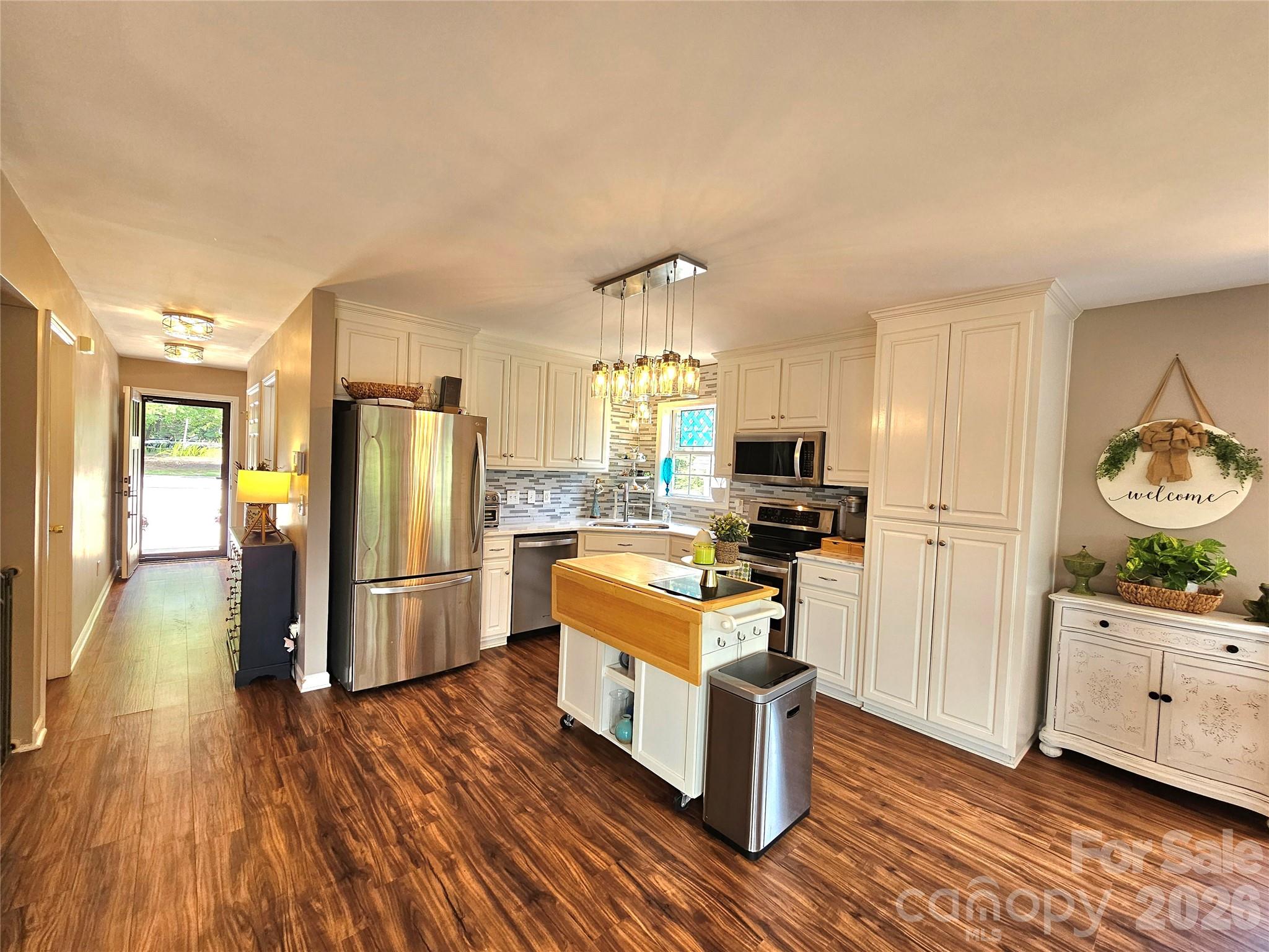 3526 Pinehaven Drive — New London