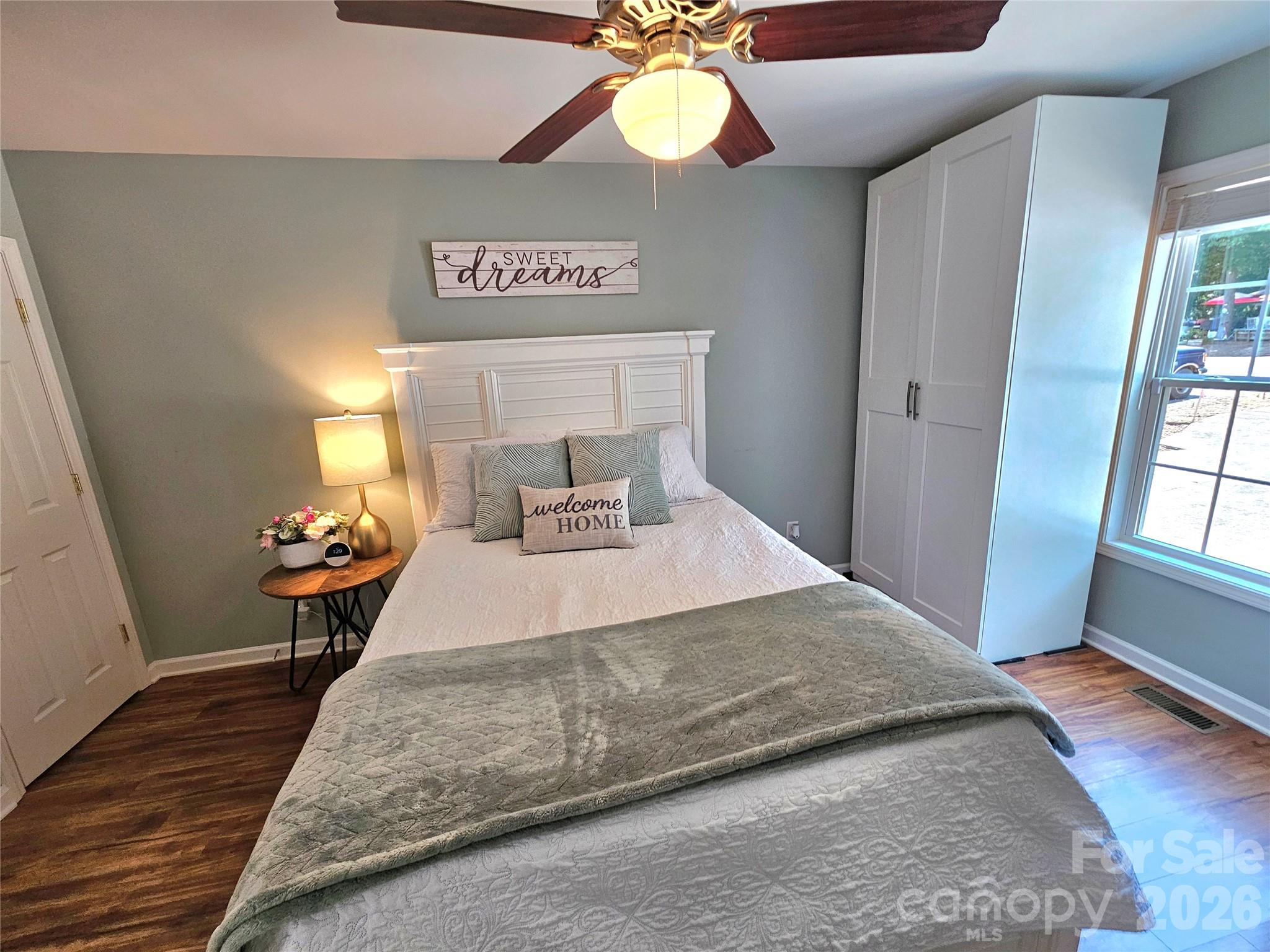 3526 Pinehaven Drive — New London