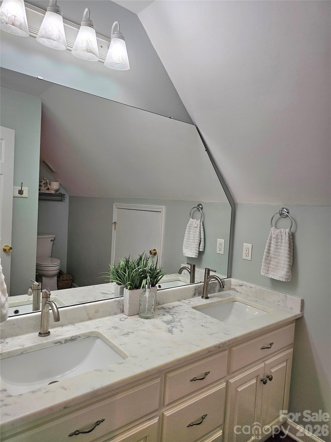 3526 Pinehaven Drive — New London