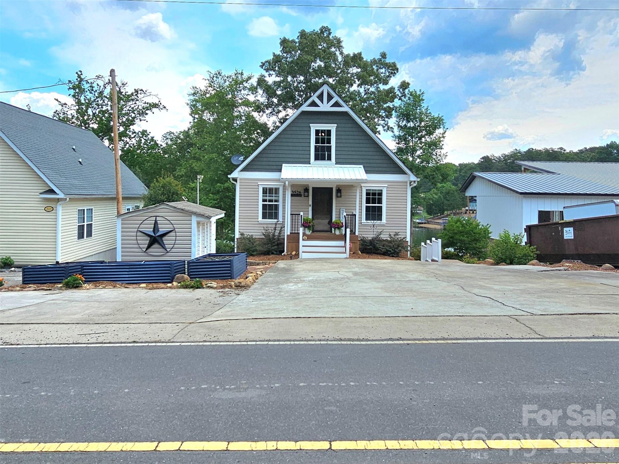 3526 Pinehaven Drive — New London