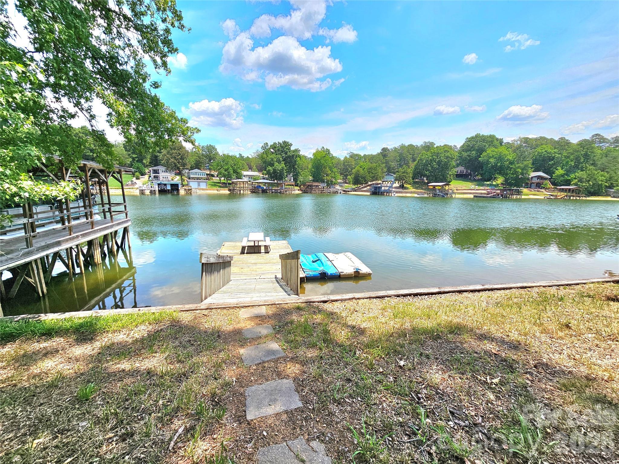 3526 Pinehaven Drive — New London