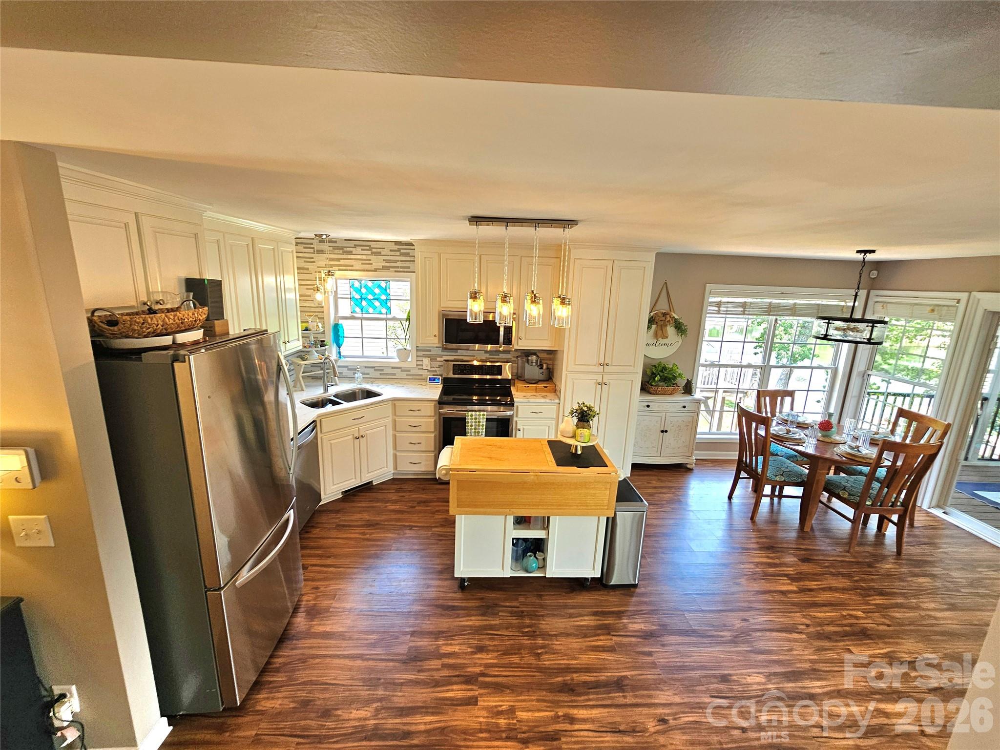 3526 Pinehaven Drive — New London