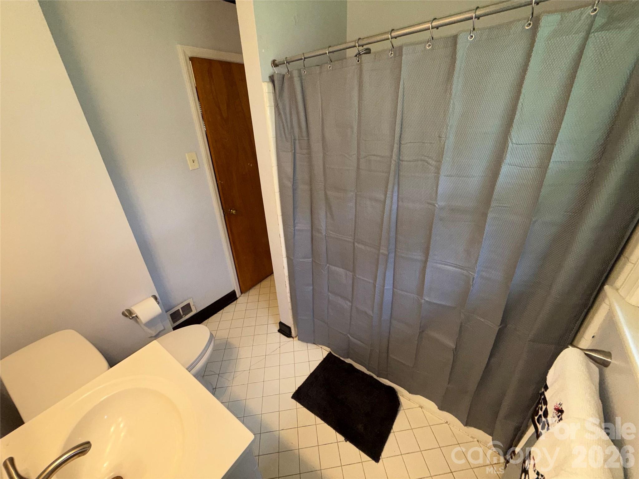 3930 Fircrest Drive — Charlotte