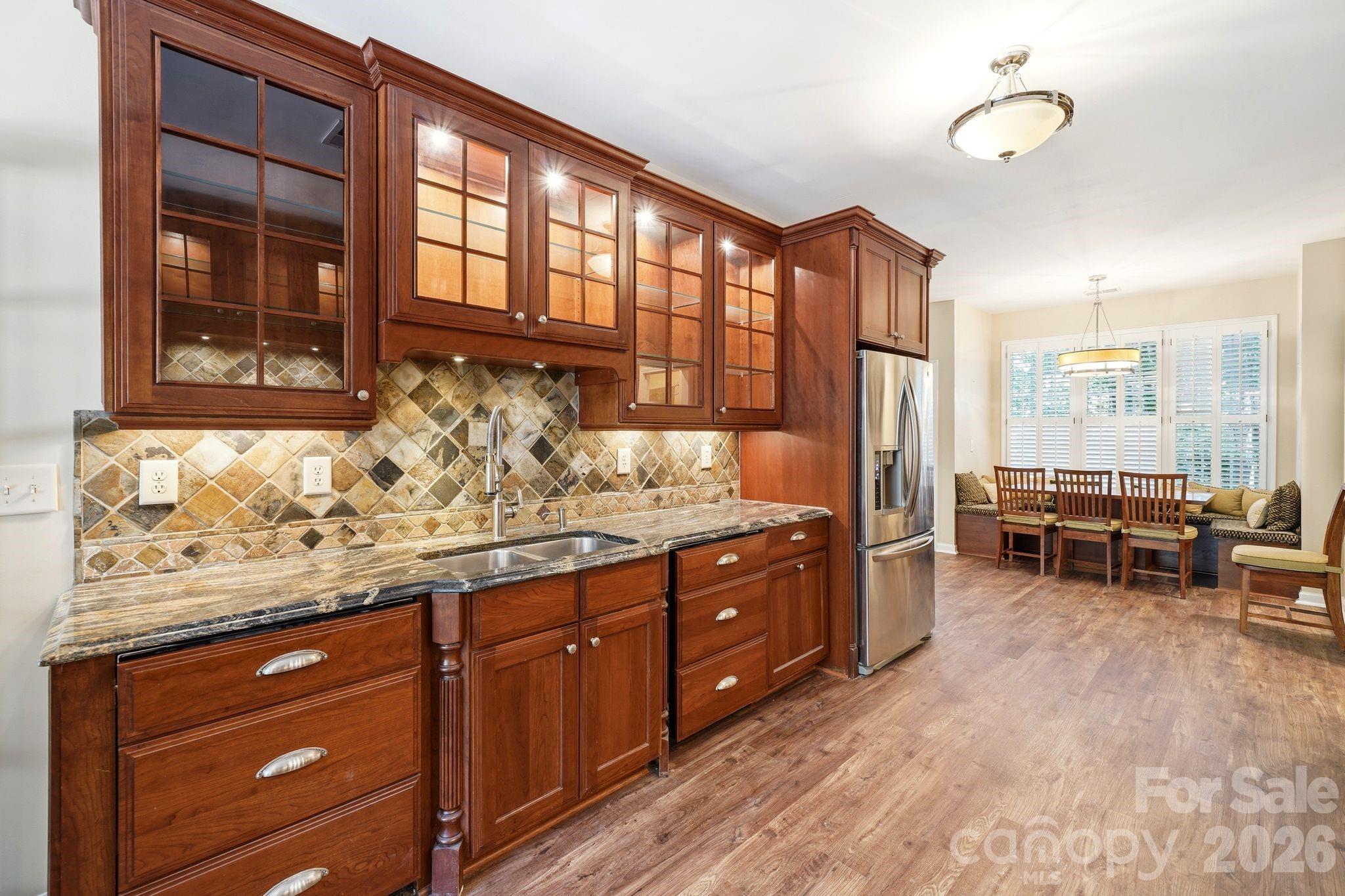 7711 Abbotsinch Court — Charlotte