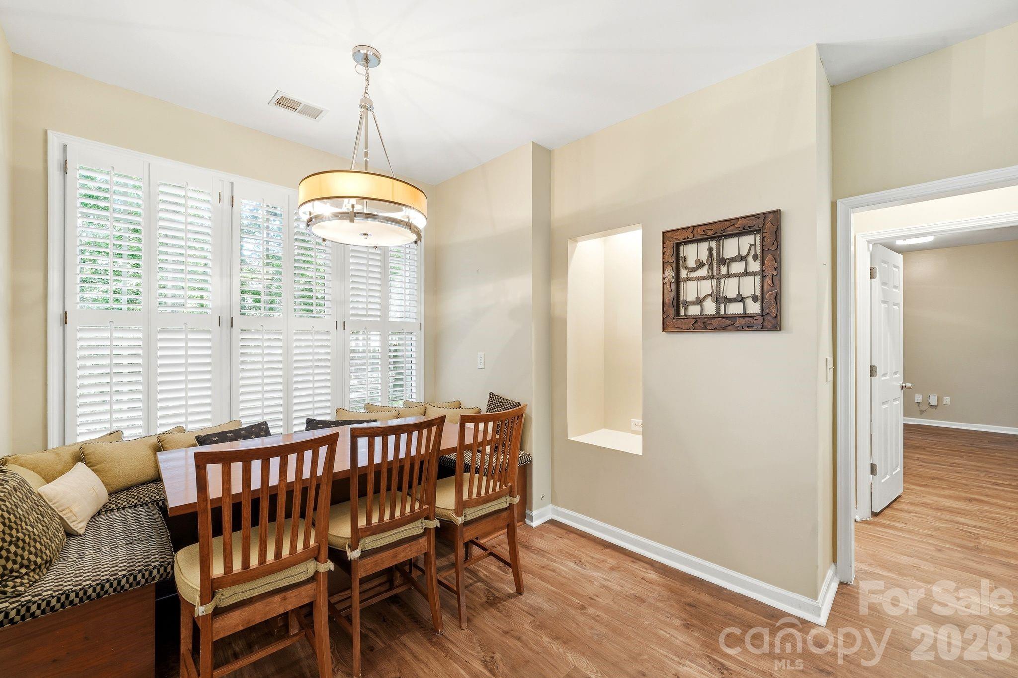 7711 Abbotsinch Court — Charlotte
