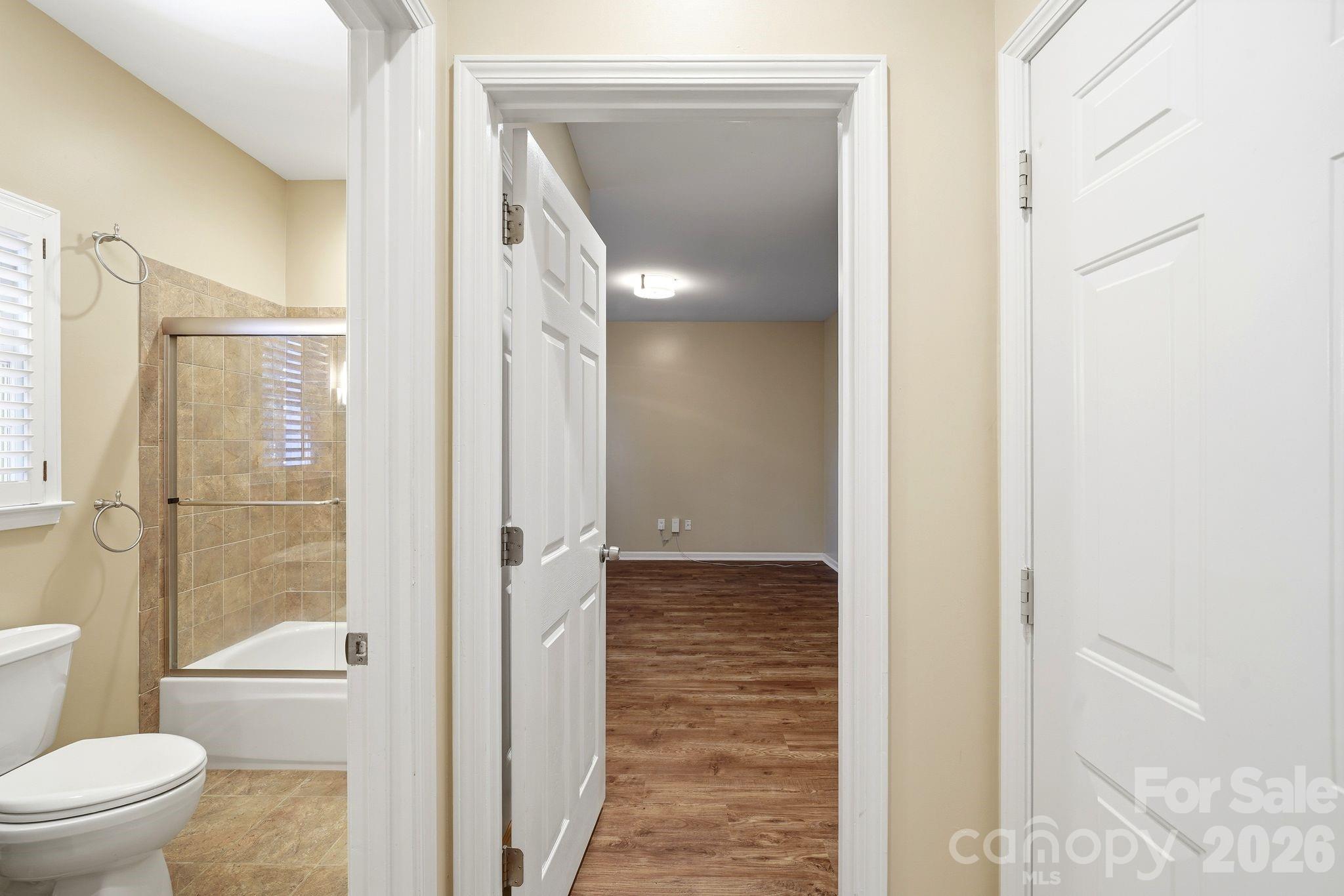 7711 Abbotsinch Court — Charlotte