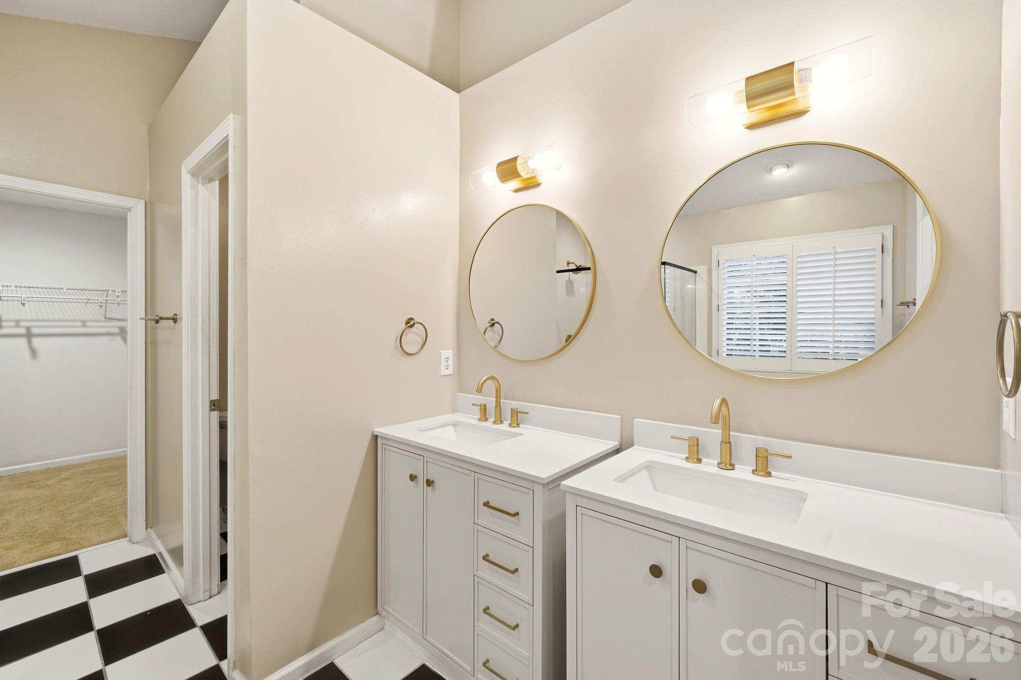 7711 Abbotsinch Court — Charlotte