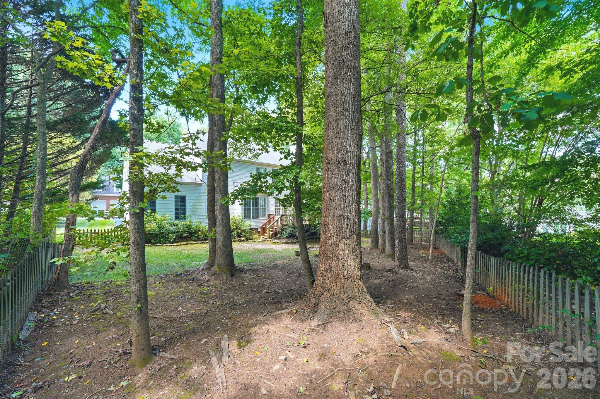 7711 Abbotsinch Court — Charlotte