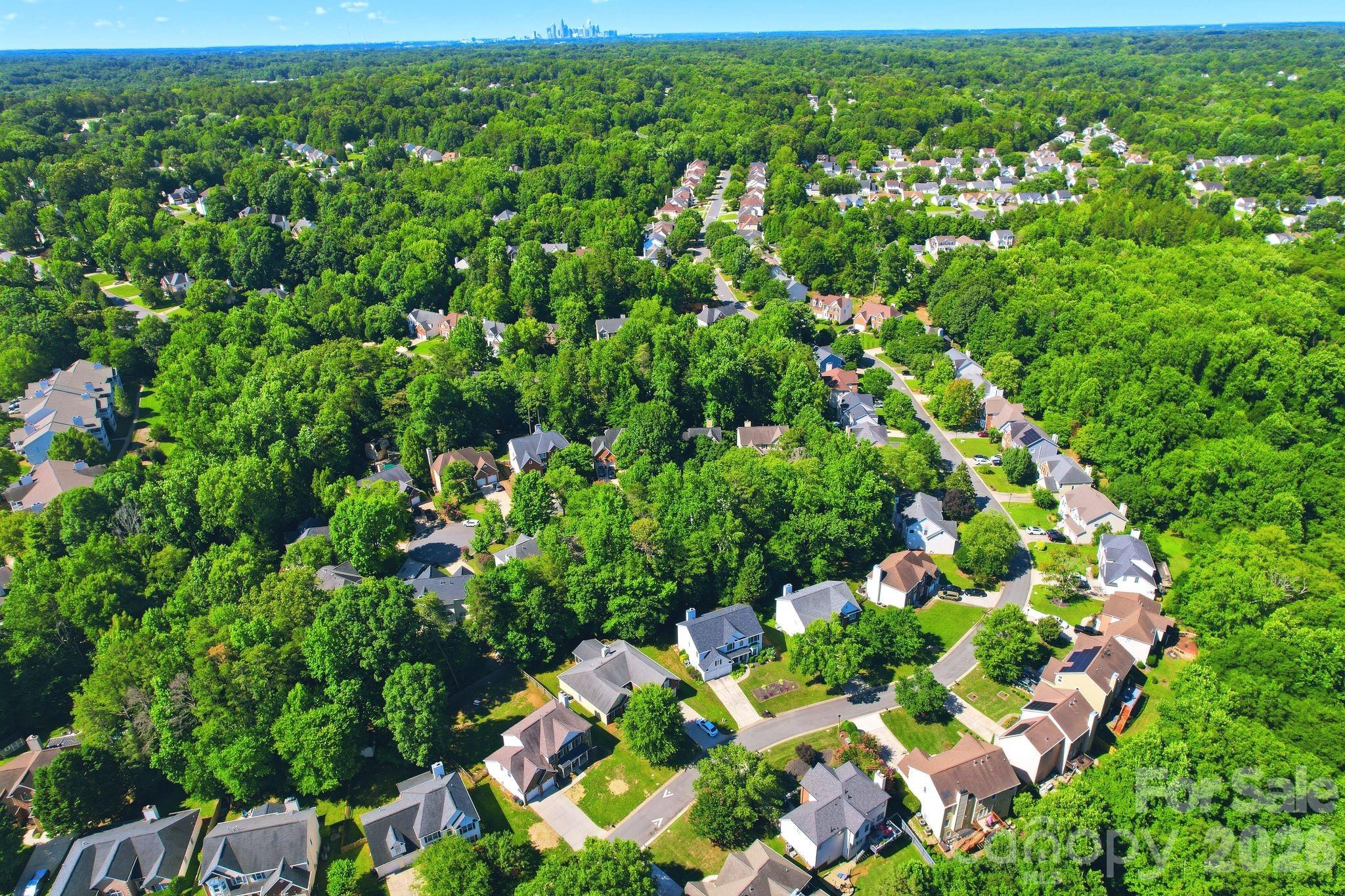 7711 Abbotsinch Court — Charlotte