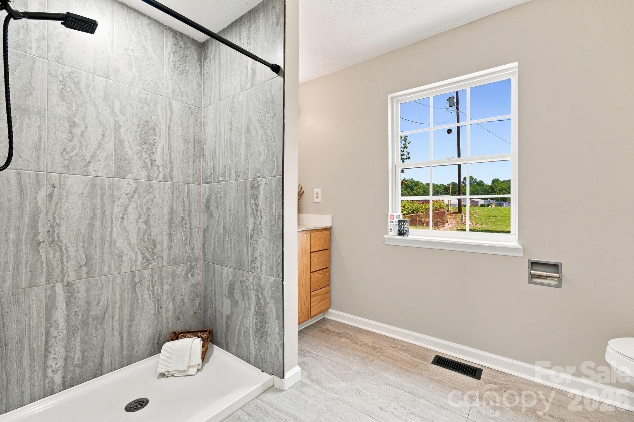4709 Charlotte Highway — Lancaster