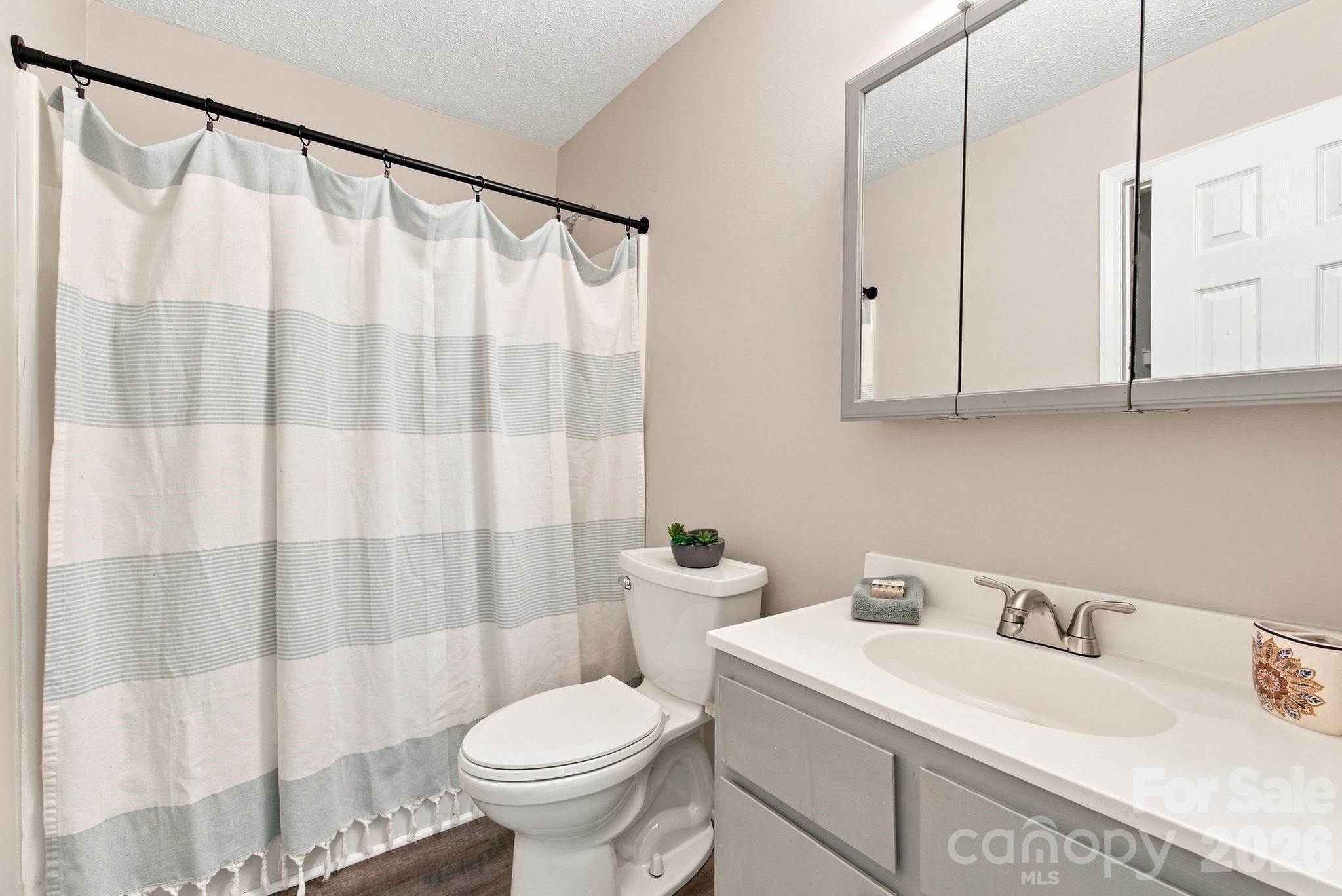4709 Charlotte Highway — Lancaster