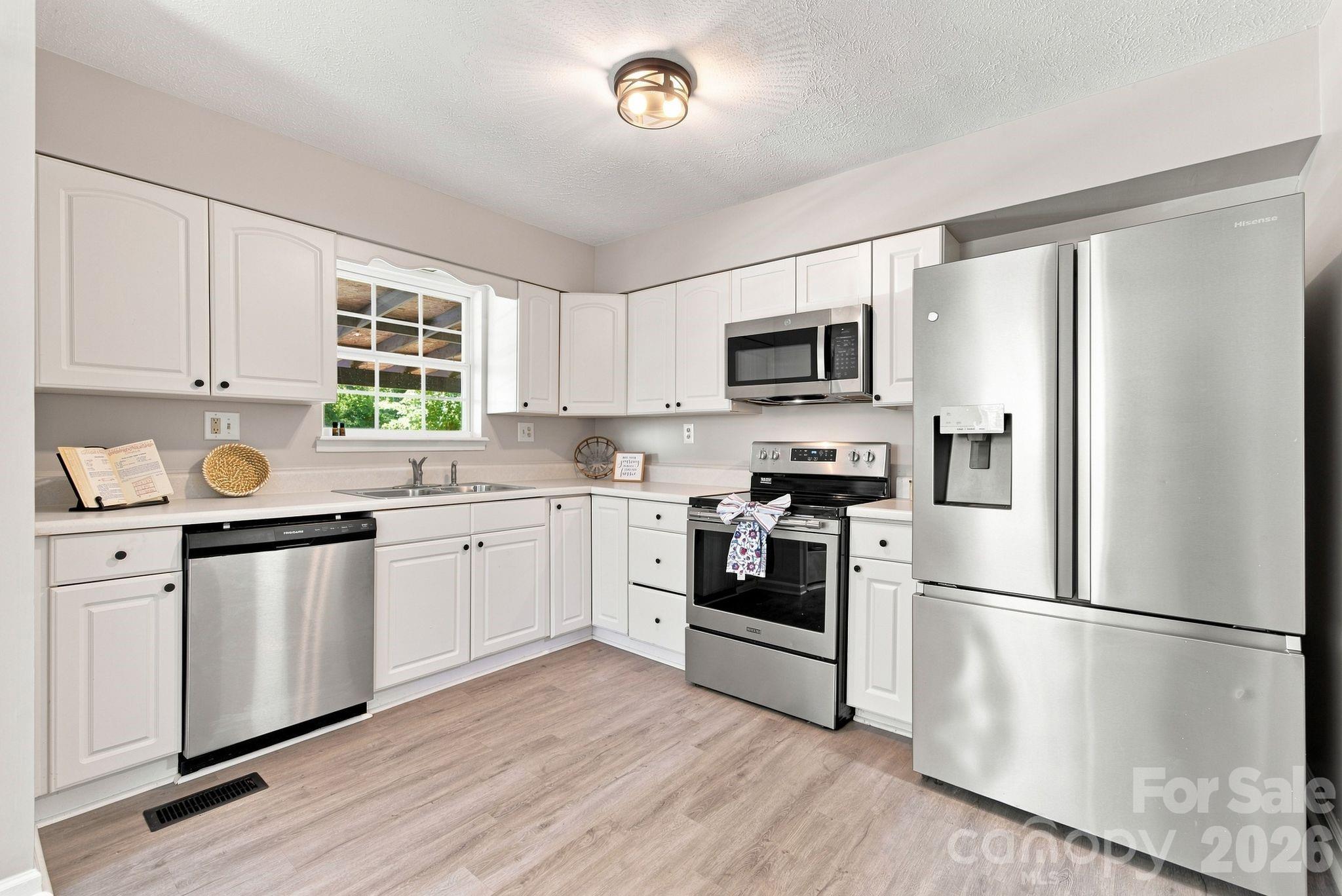 4709 Charlotte Highway — Lancaster