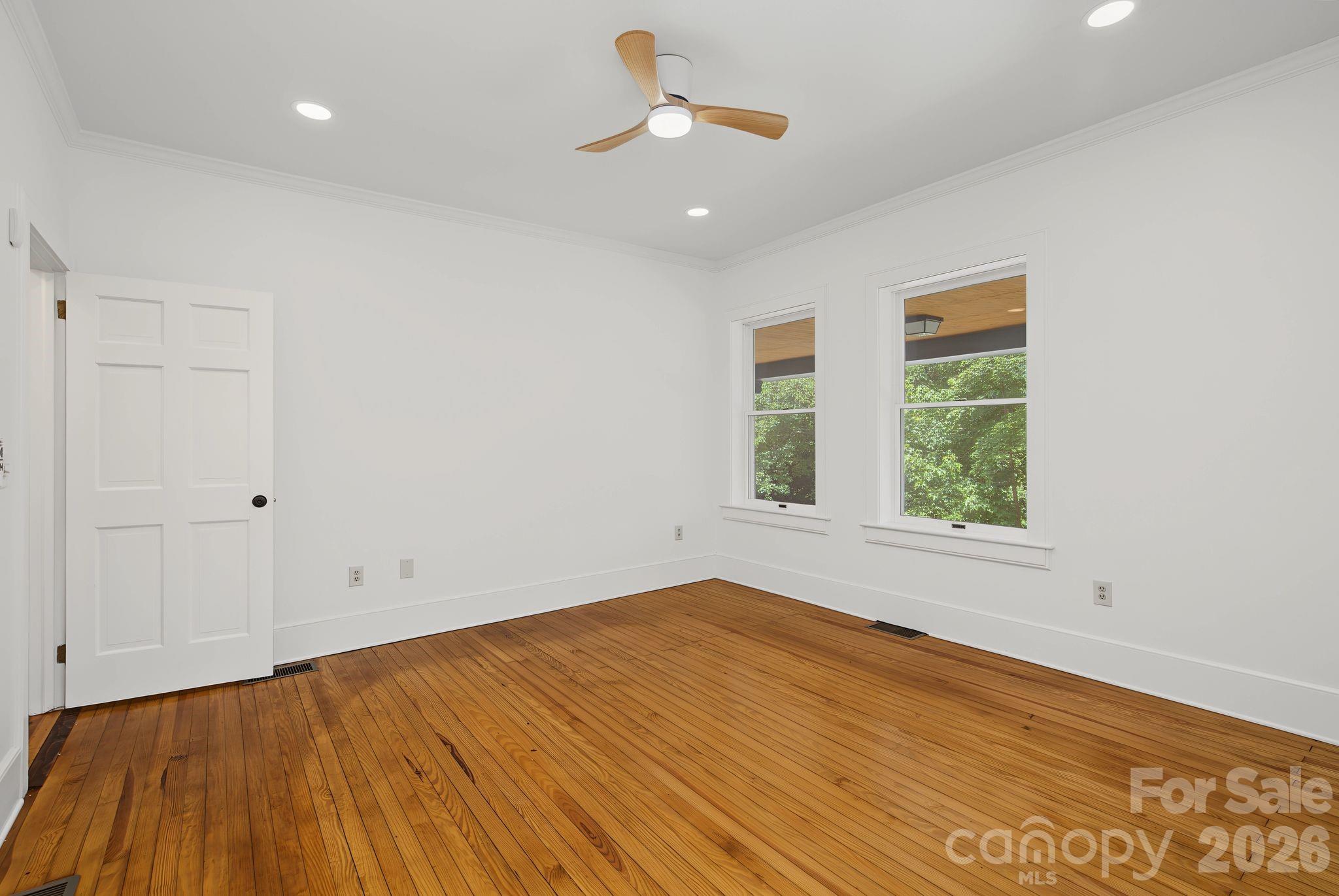 385 Chunns Cove Road — Asheville