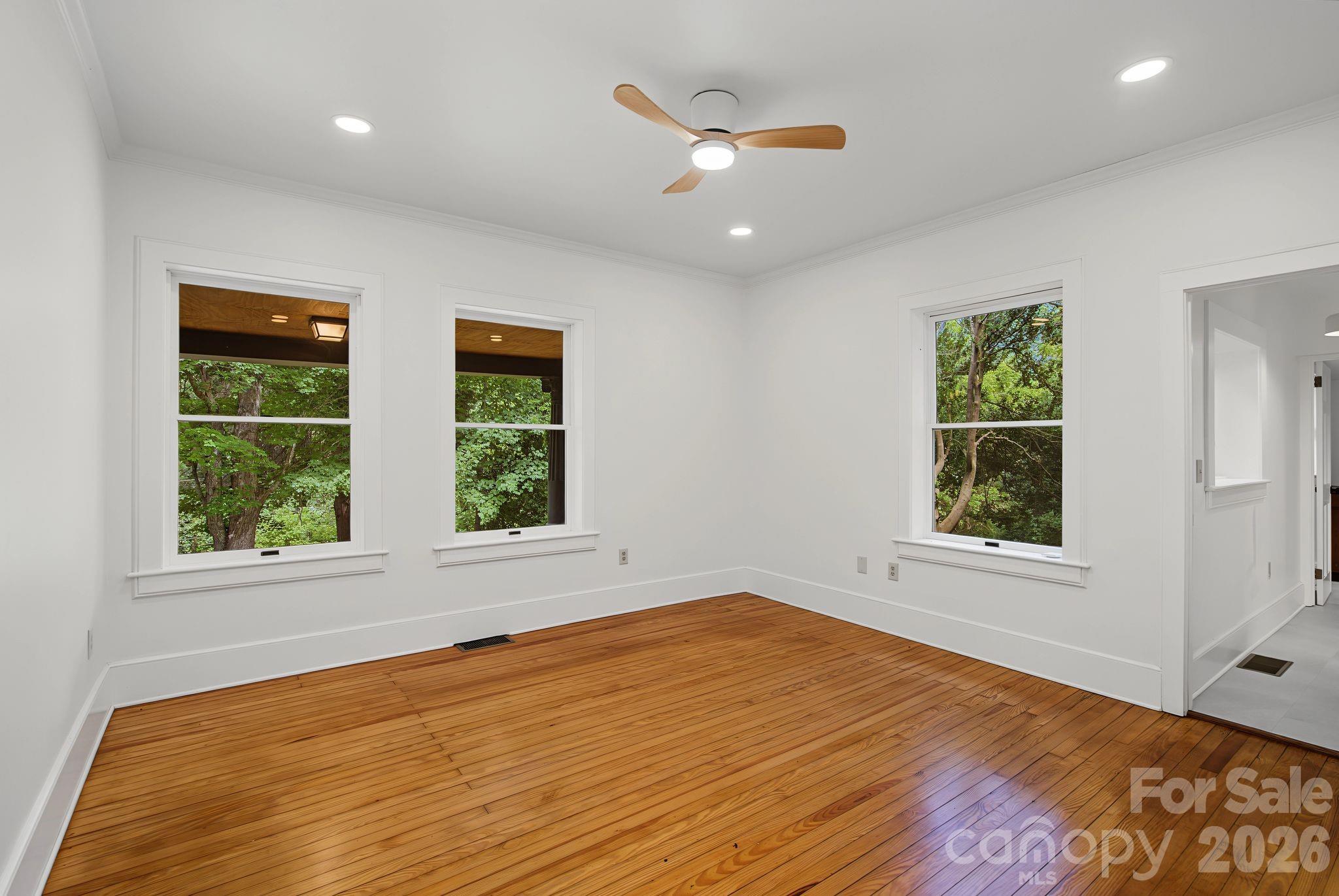 385 Chunns Cove Road — Asheville