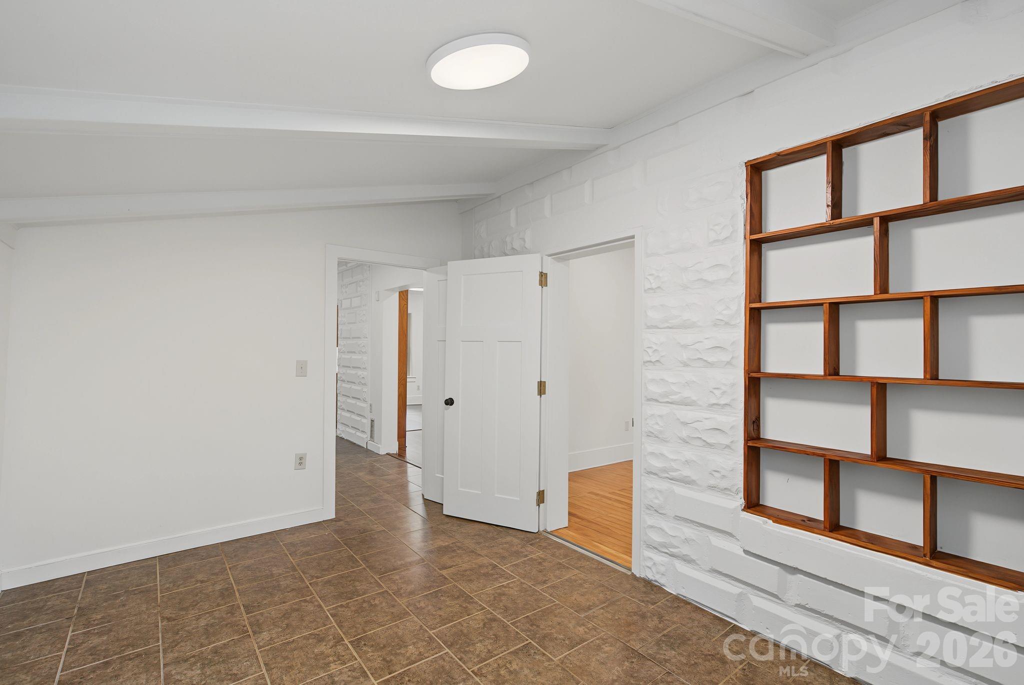385 Chunns Cove Road — Asheville