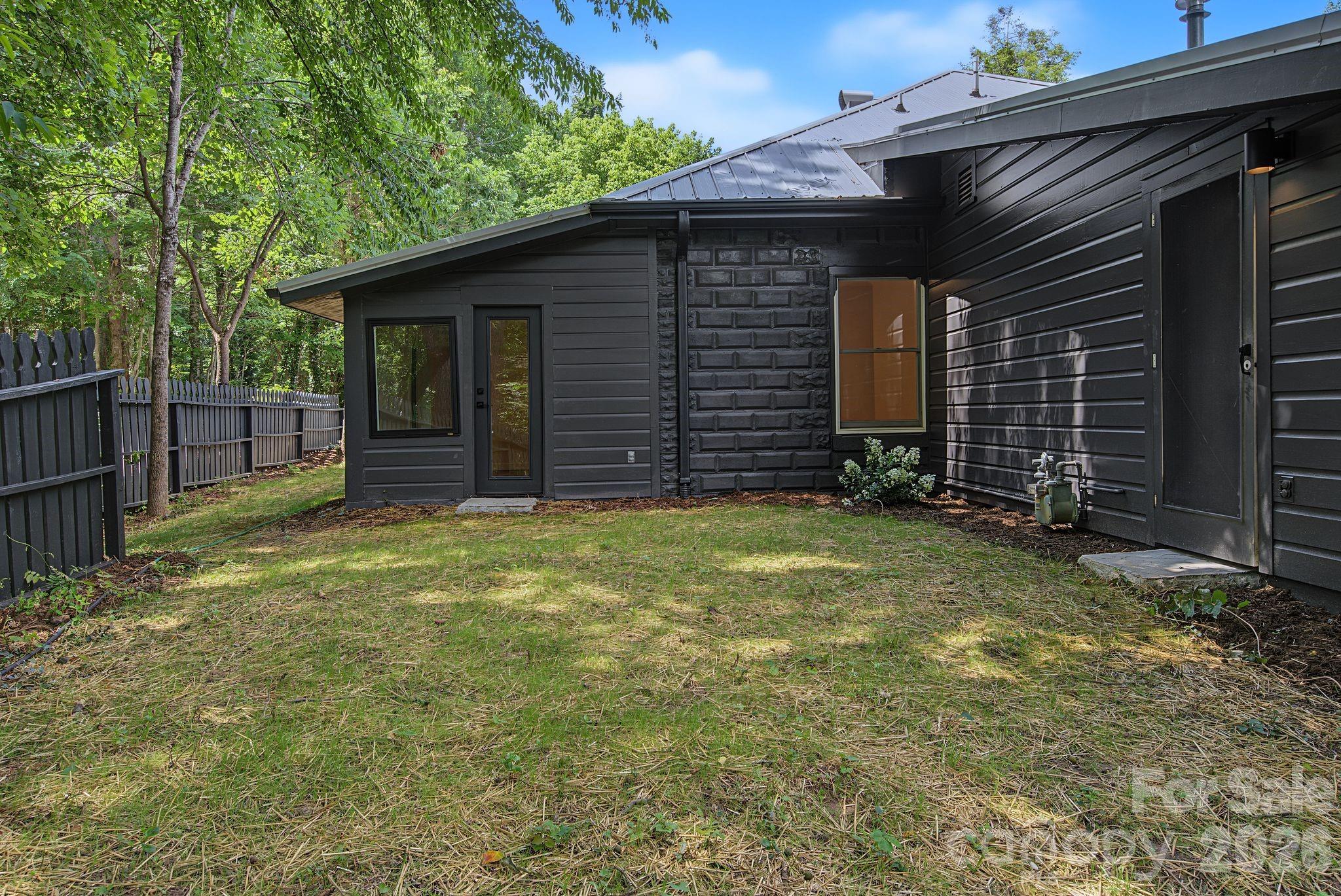 385 Chunns Cove Road — Asheville