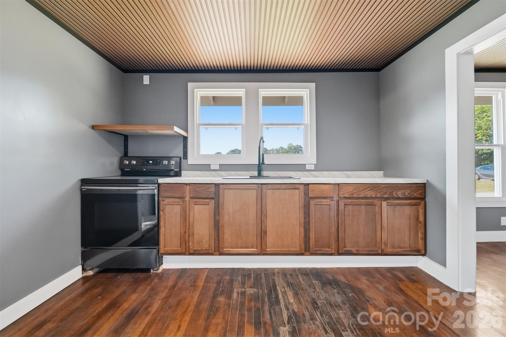 718 11th Street Place NW — Hickory