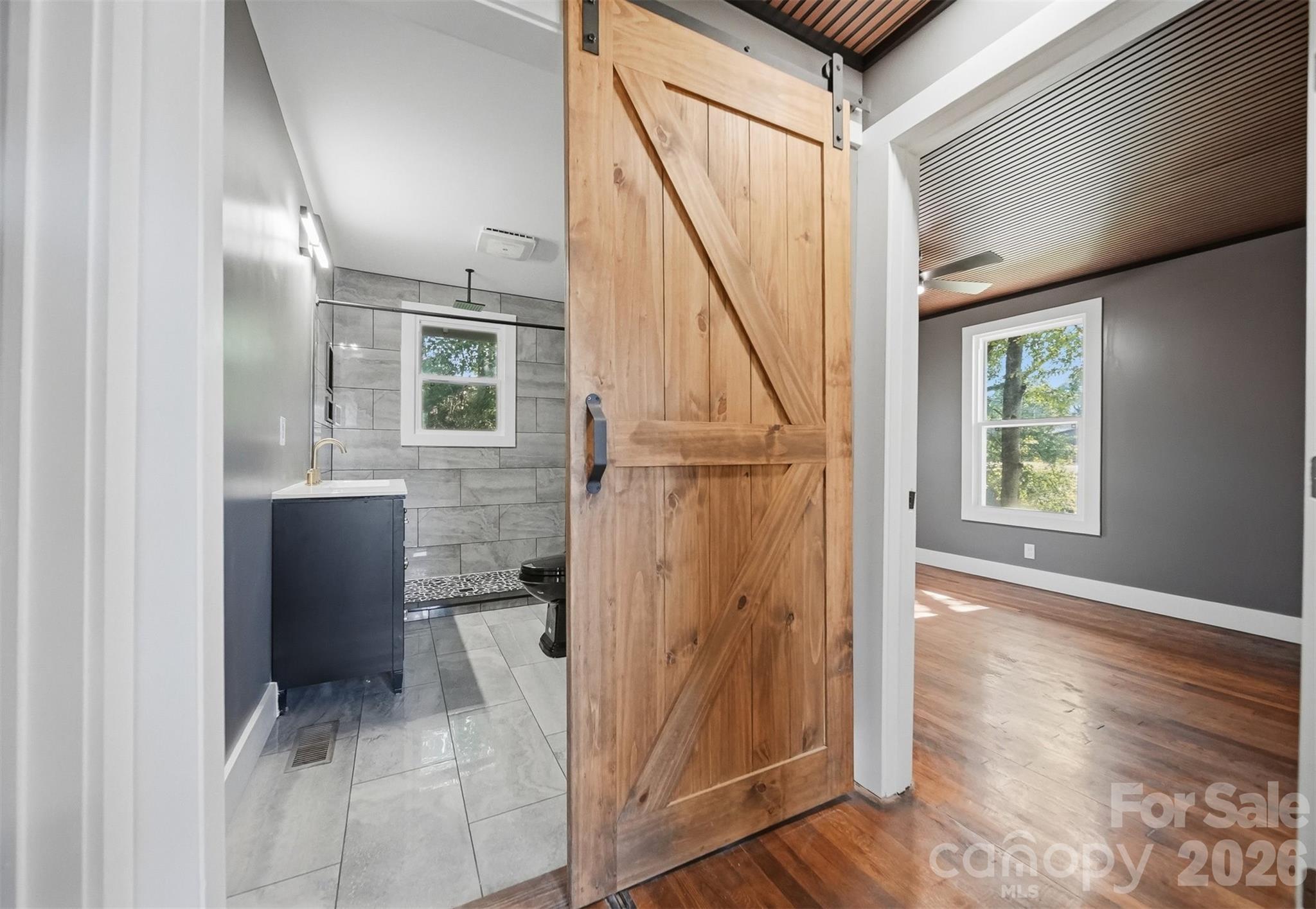 718 11th Street Place NW — Hickory