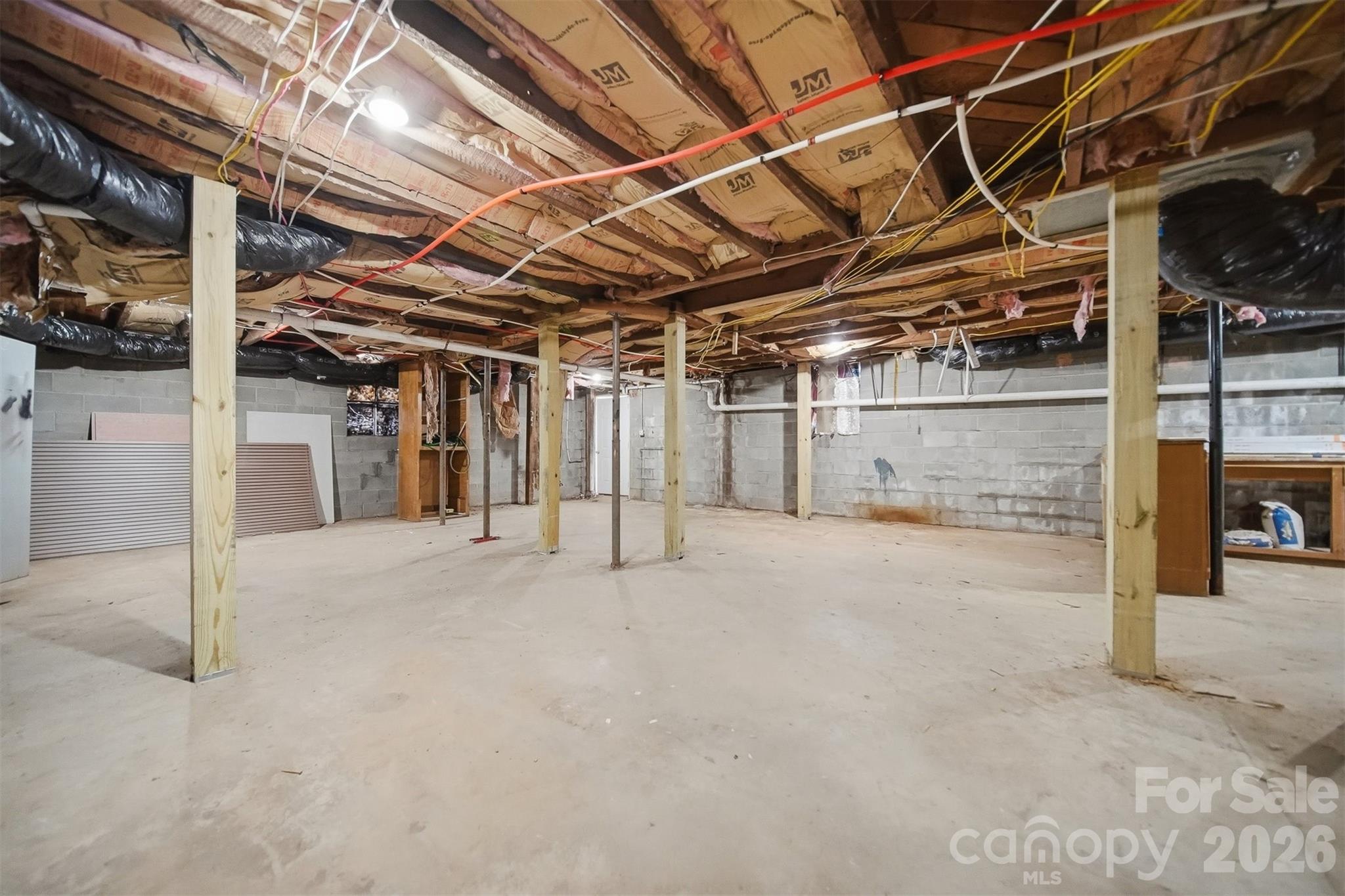 718 11th Street Place NW — Hickory