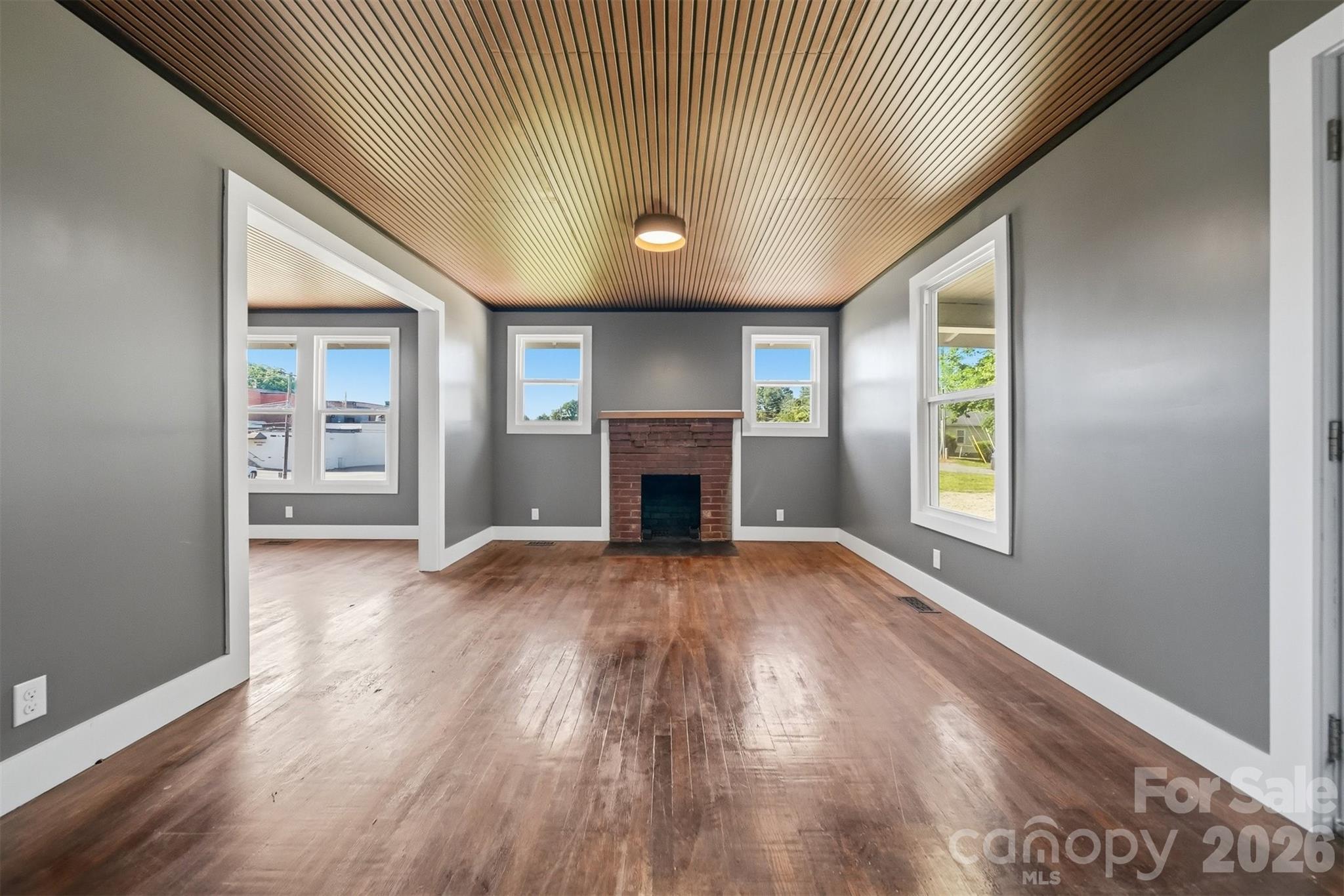 718 11th Street Place NW — Hickory
