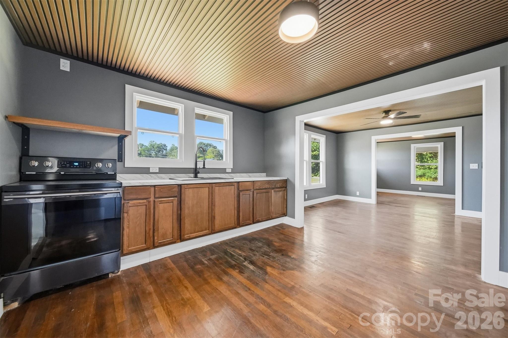 718 11th Street Place NW — Hickory