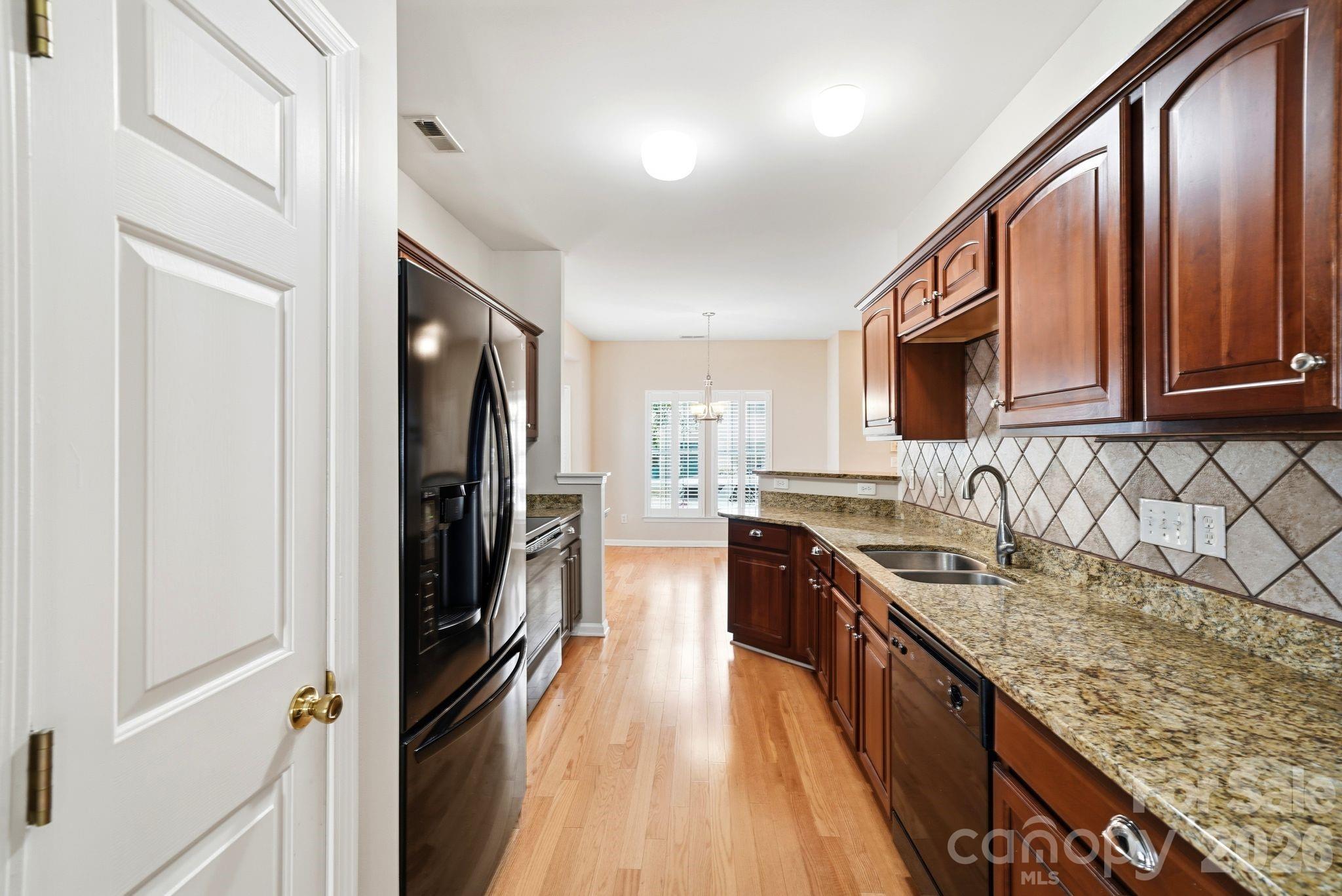 12524 Eudora Lane — Charlotte