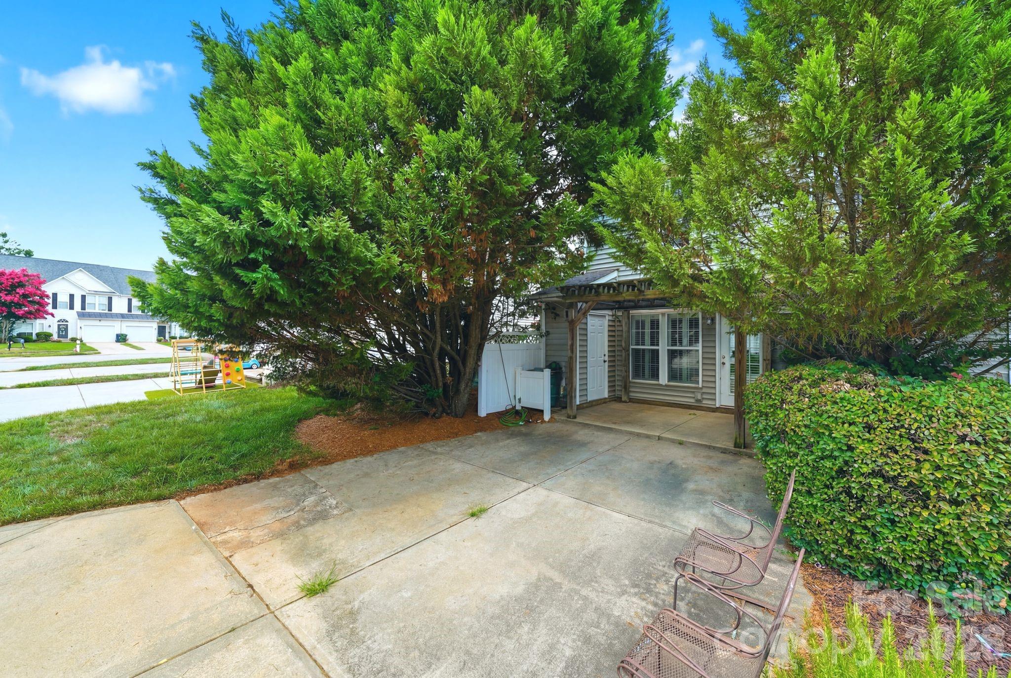 12524 Eudora Lane — Charlotte
