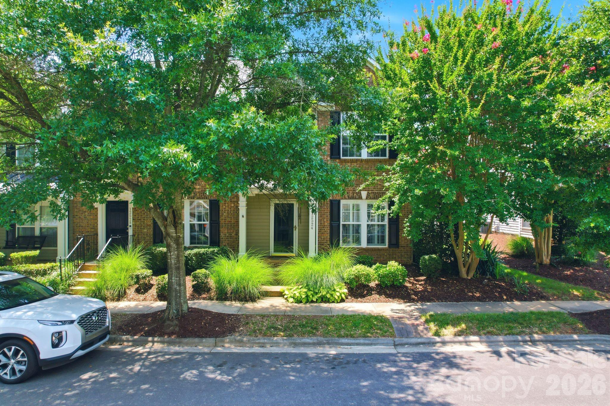 12524 Eudora Lane — Charlotte