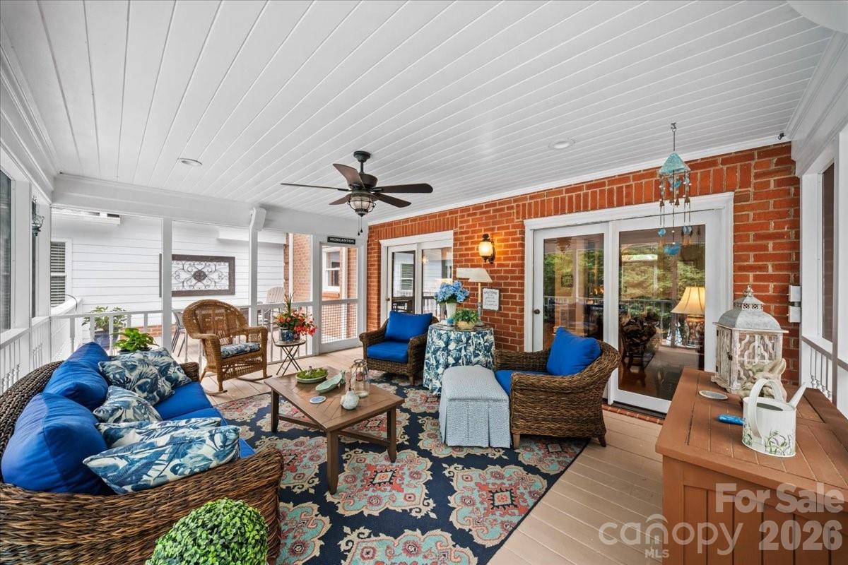 101 River Ridge Drive — Morganton