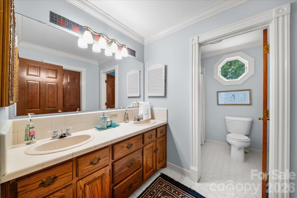 101 River Ridge Drive — Morganton