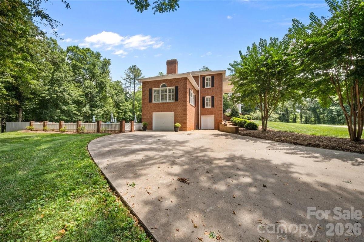 101 River Ridge Drive — Morganton
