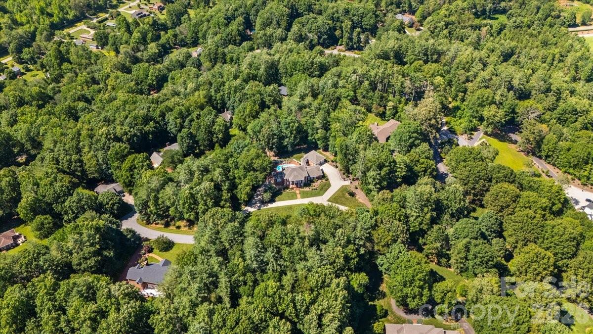 101 River Ridge Drive — Morganton