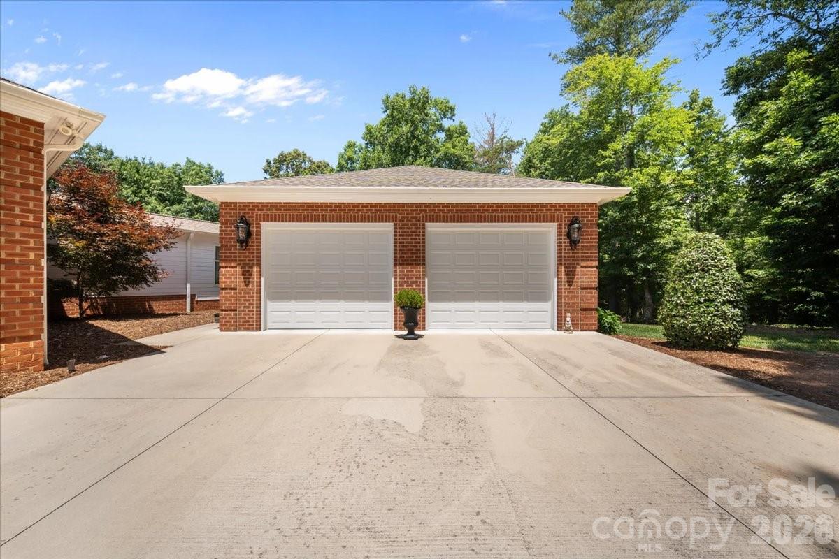 101 River Ridge Drive — Morganton