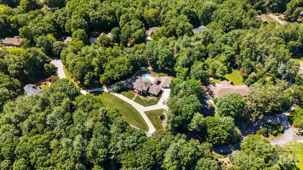 101 River Ridge Drive — Morganton