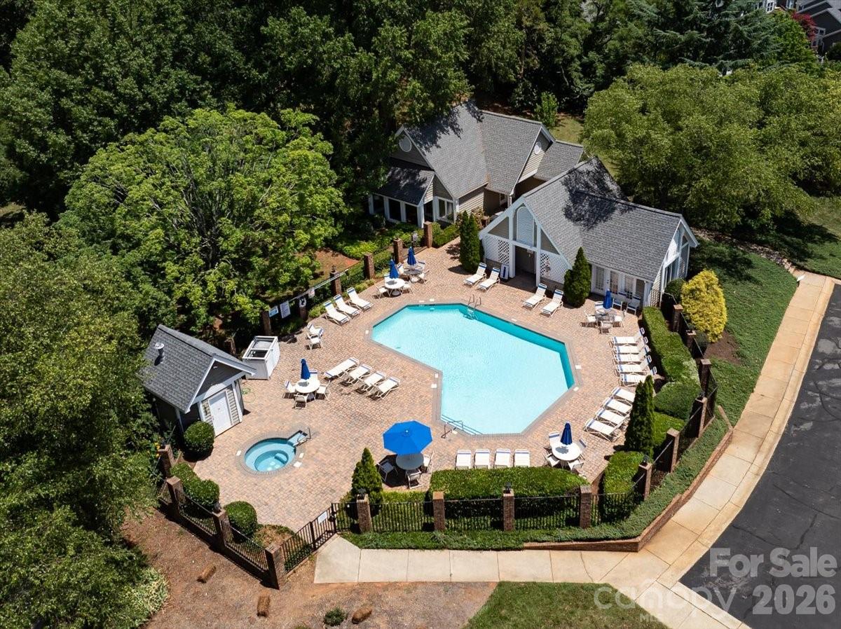 8220 Legare Court — Charlotte