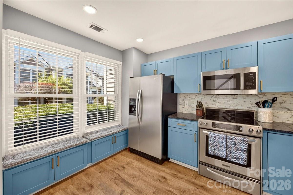 8220 Legare Court — Charlotte