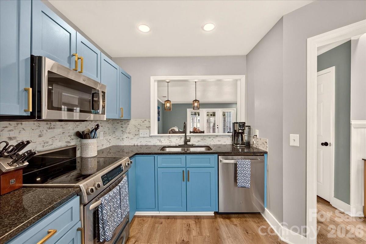 8220 Legare Court — Charlotte