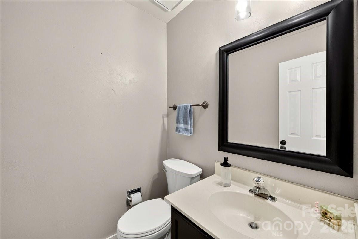 8220 Legare Court — Charlotte