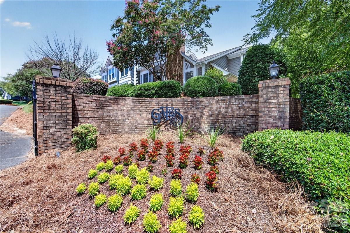 8220 Legare Court — Charlotte