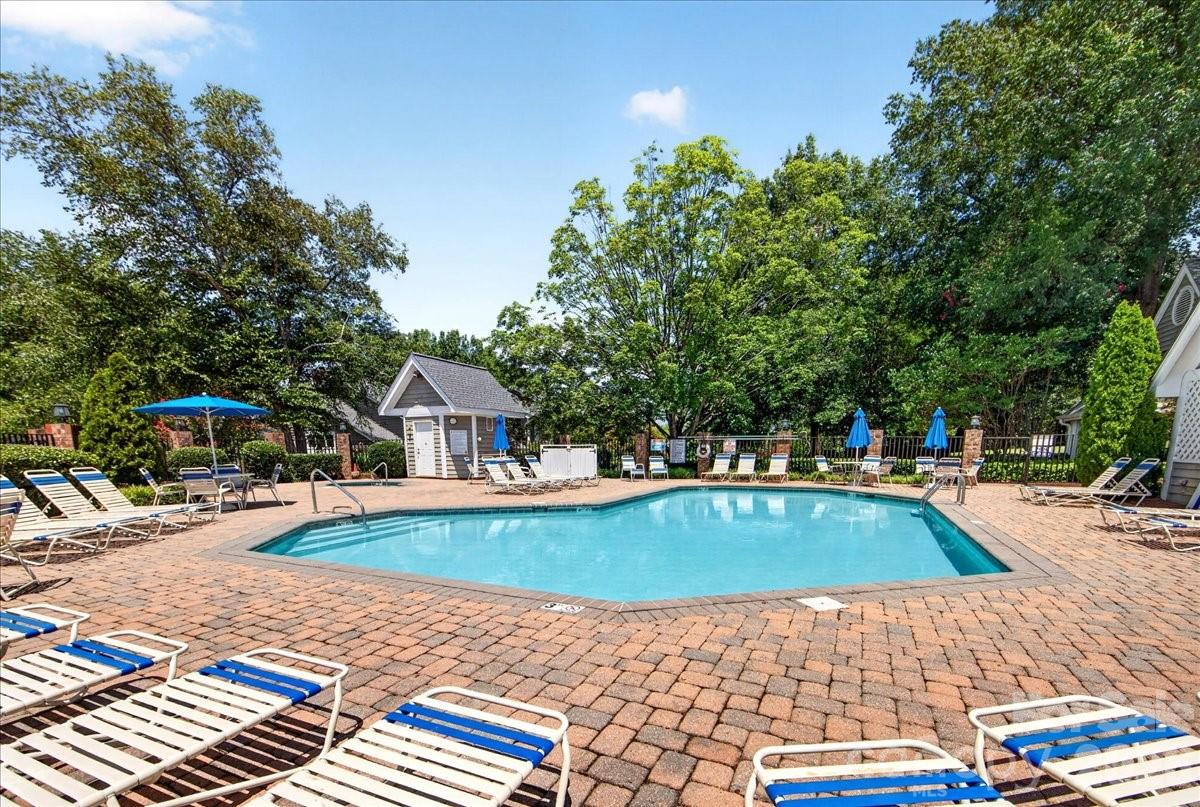 8220 Legare Court — Charlotte