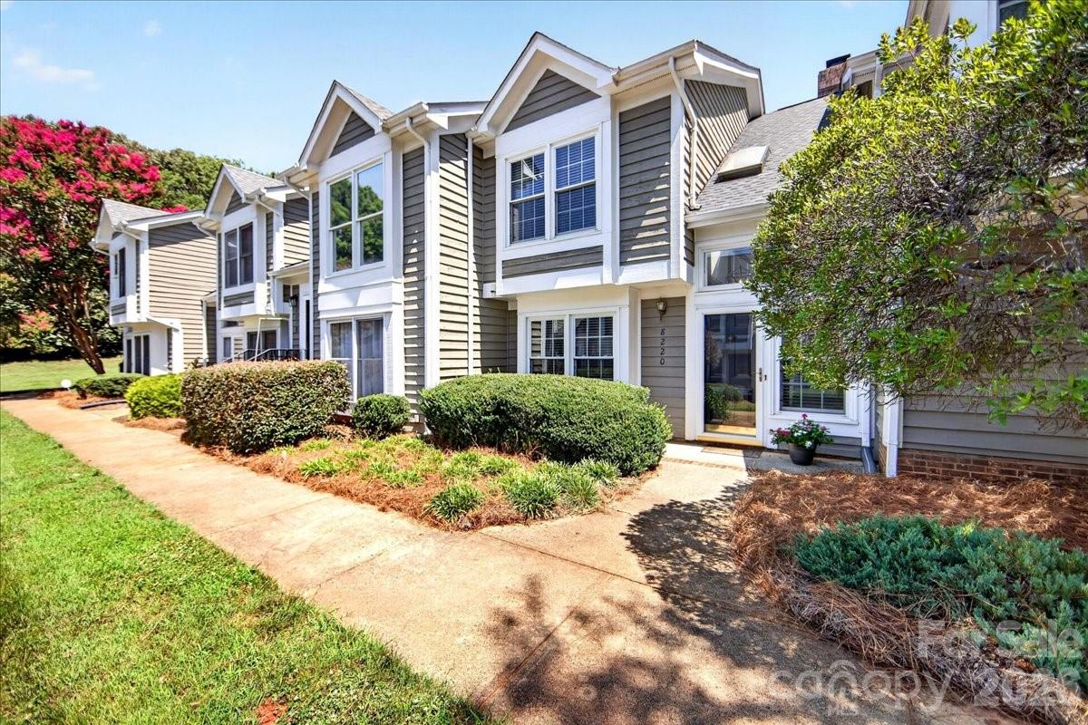 8220 Legare Court — Charlotte