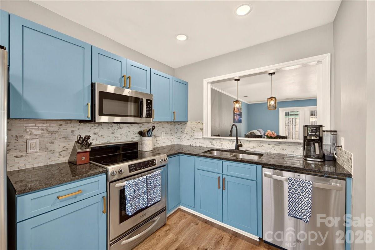 8220 Legare Court — Charlotte