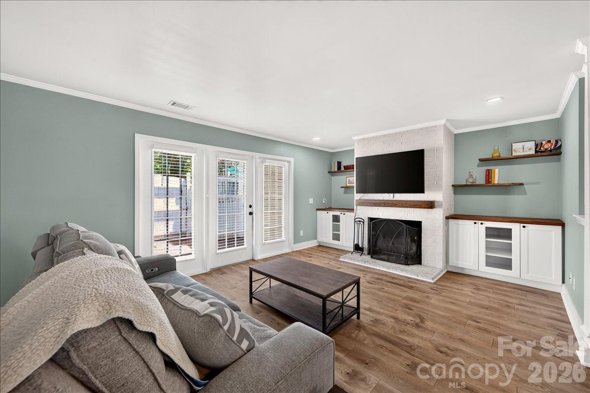 8220 Legare Court — Charlotte