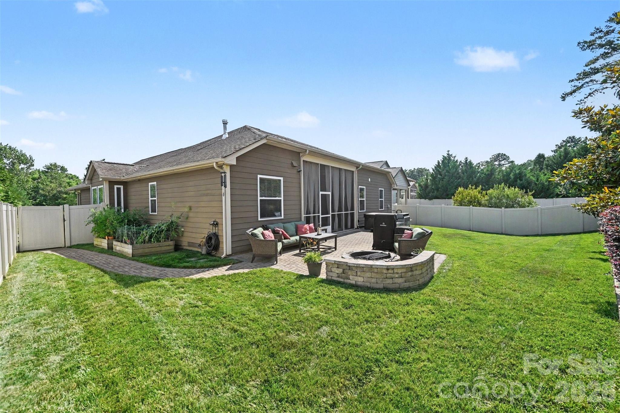 10113 Blackstone Drive — Huntersville