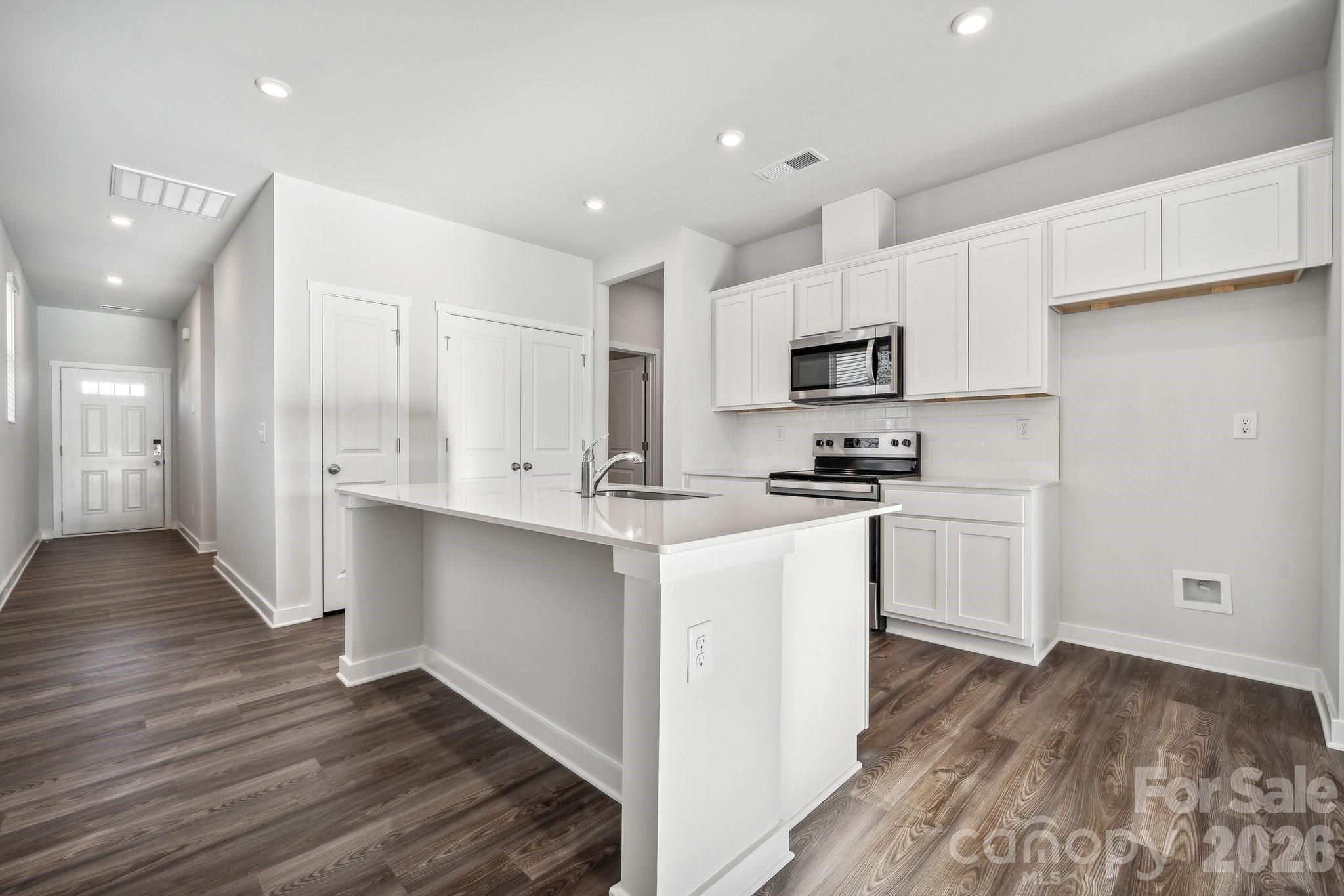 3123 29th Avenue NE — Hickory