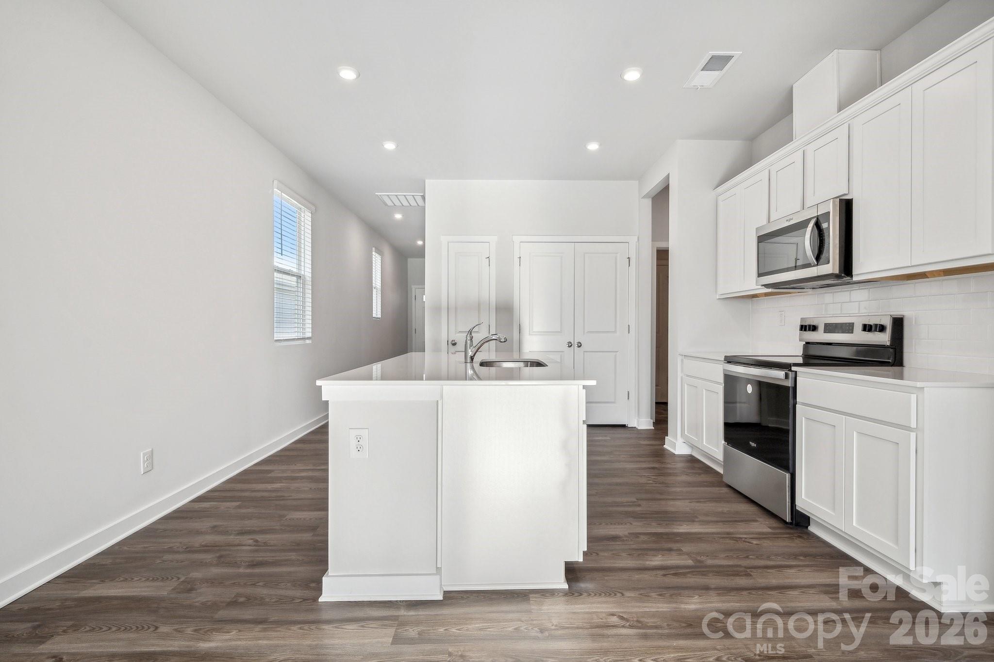 3123 29th Avenue NE — Hickory