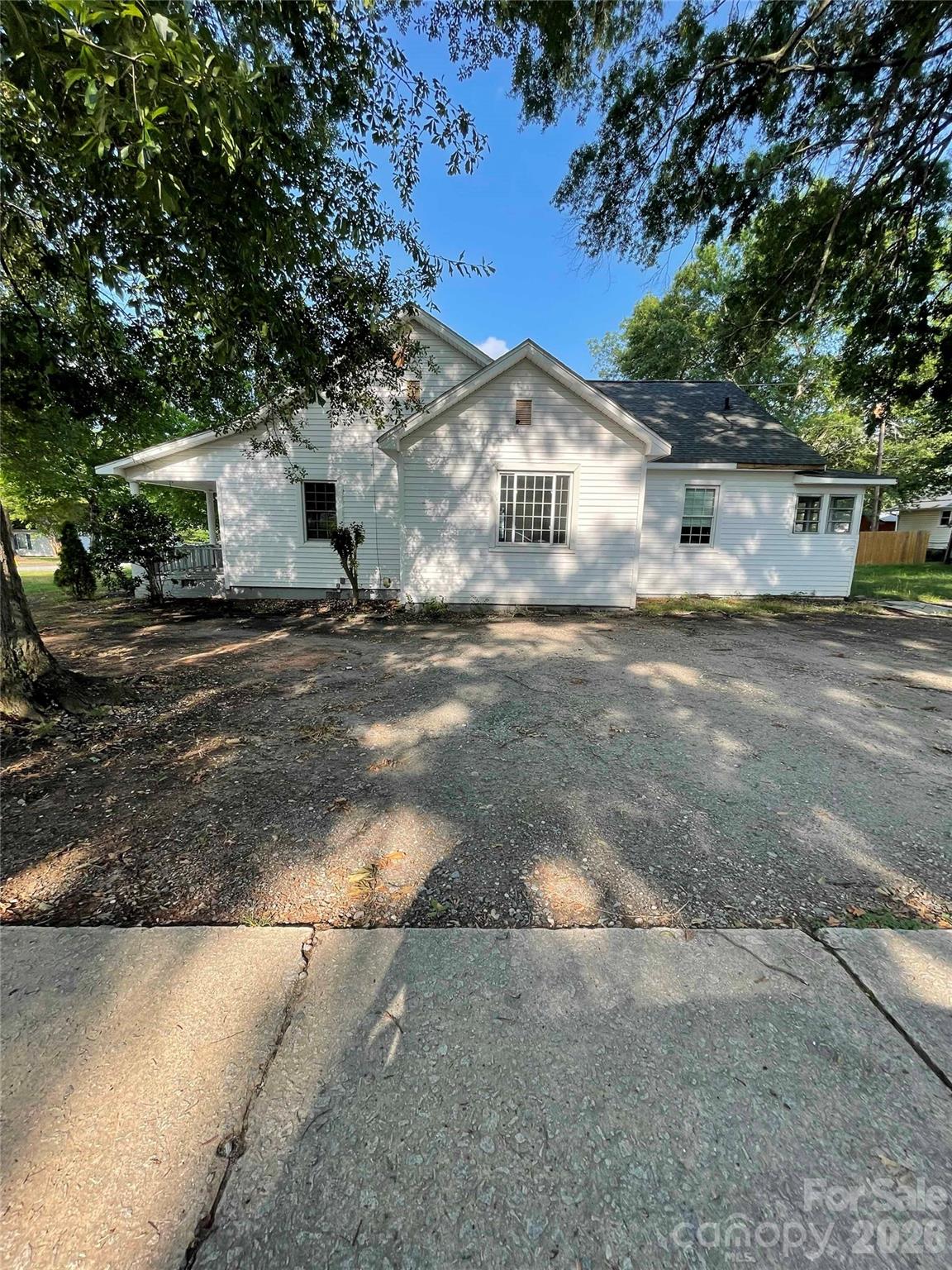 202 Marion Street — Clover