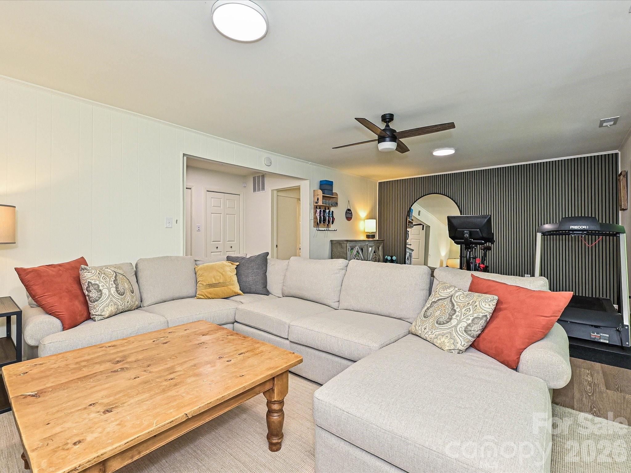 4737 Rounding Run Road — Charlotte